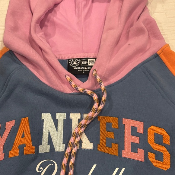 NEW ERA Yankees Baseball Hoodie in Orange and Pink - Picture 2 of 6